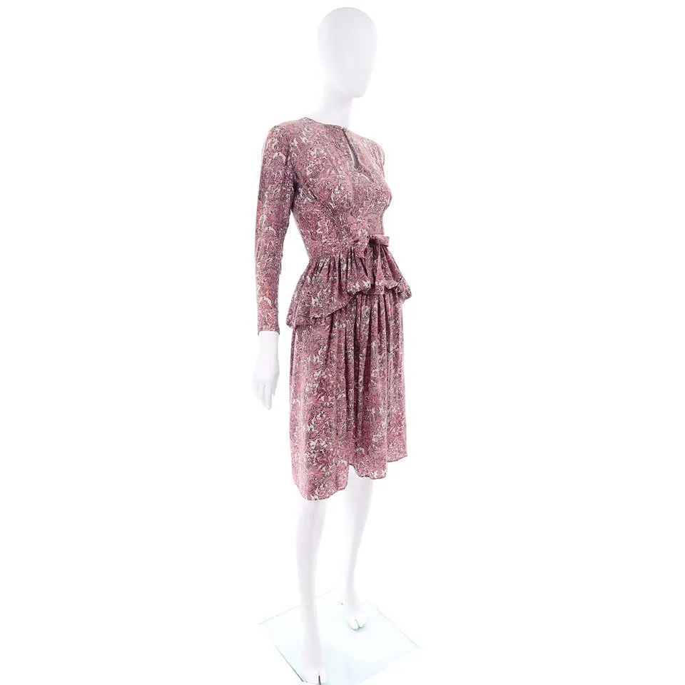 1940s Novelty Toile Print Mauve Pink Vintage Dress w Peplum