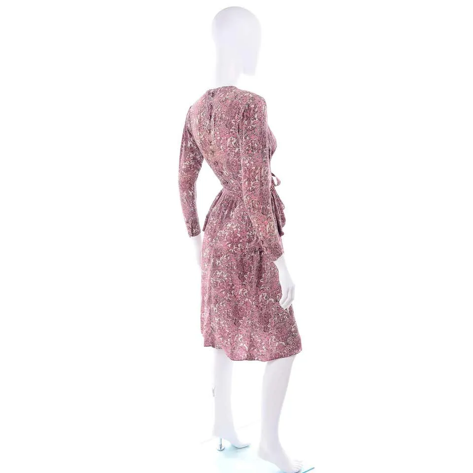 1940s Novelty Toile Print Mauve Pink Vintage Dress w Peplum