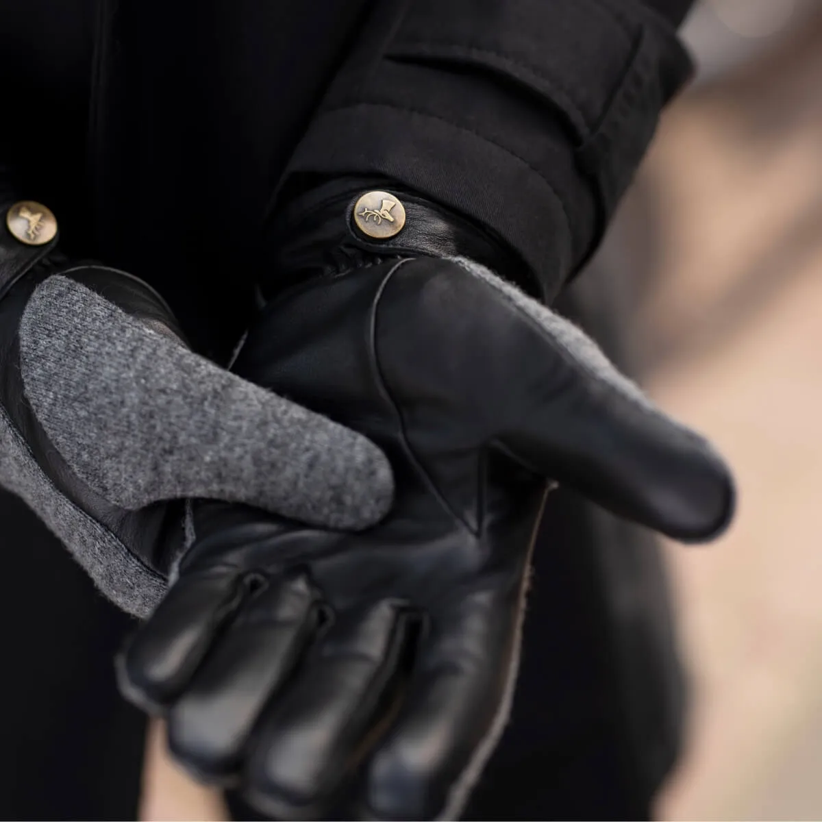 Brody – sheepskin leather gloves with warm fleece lining & touchscreen feature