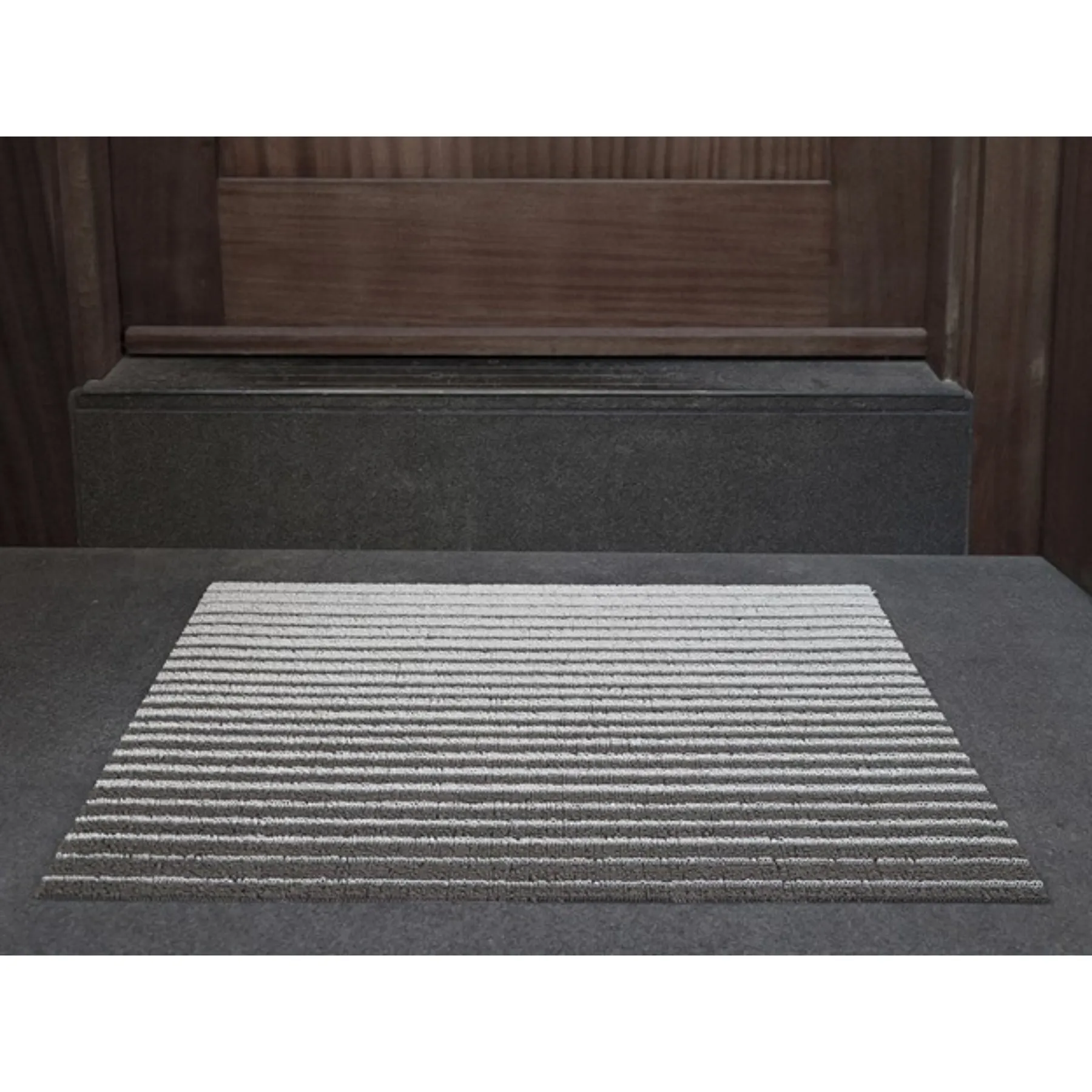 Chilewich Domino Stripe Oak Shag Mat