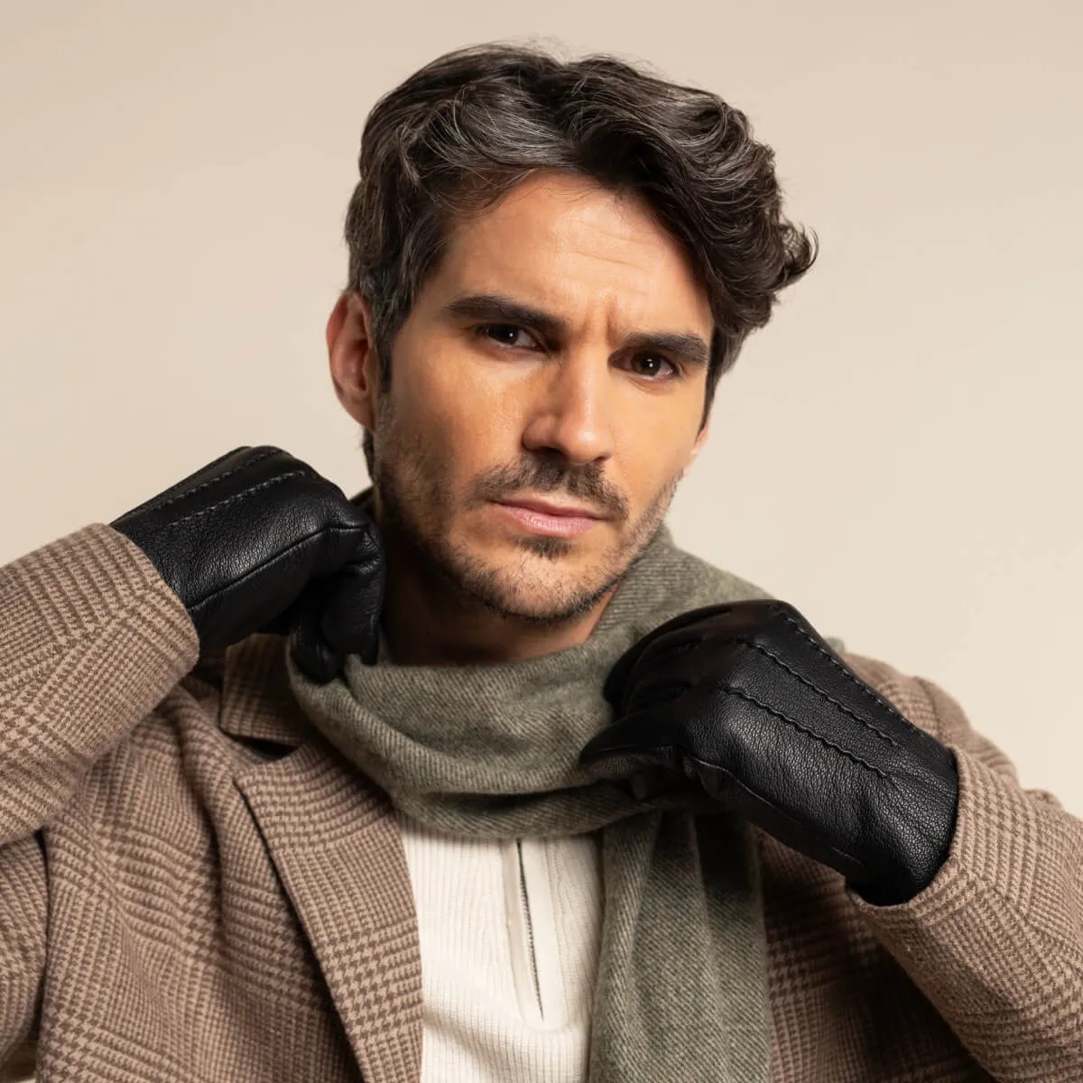 Jaxon (black) - goatskin leather gloves with luxurious faux fur lining & touchscreen feature