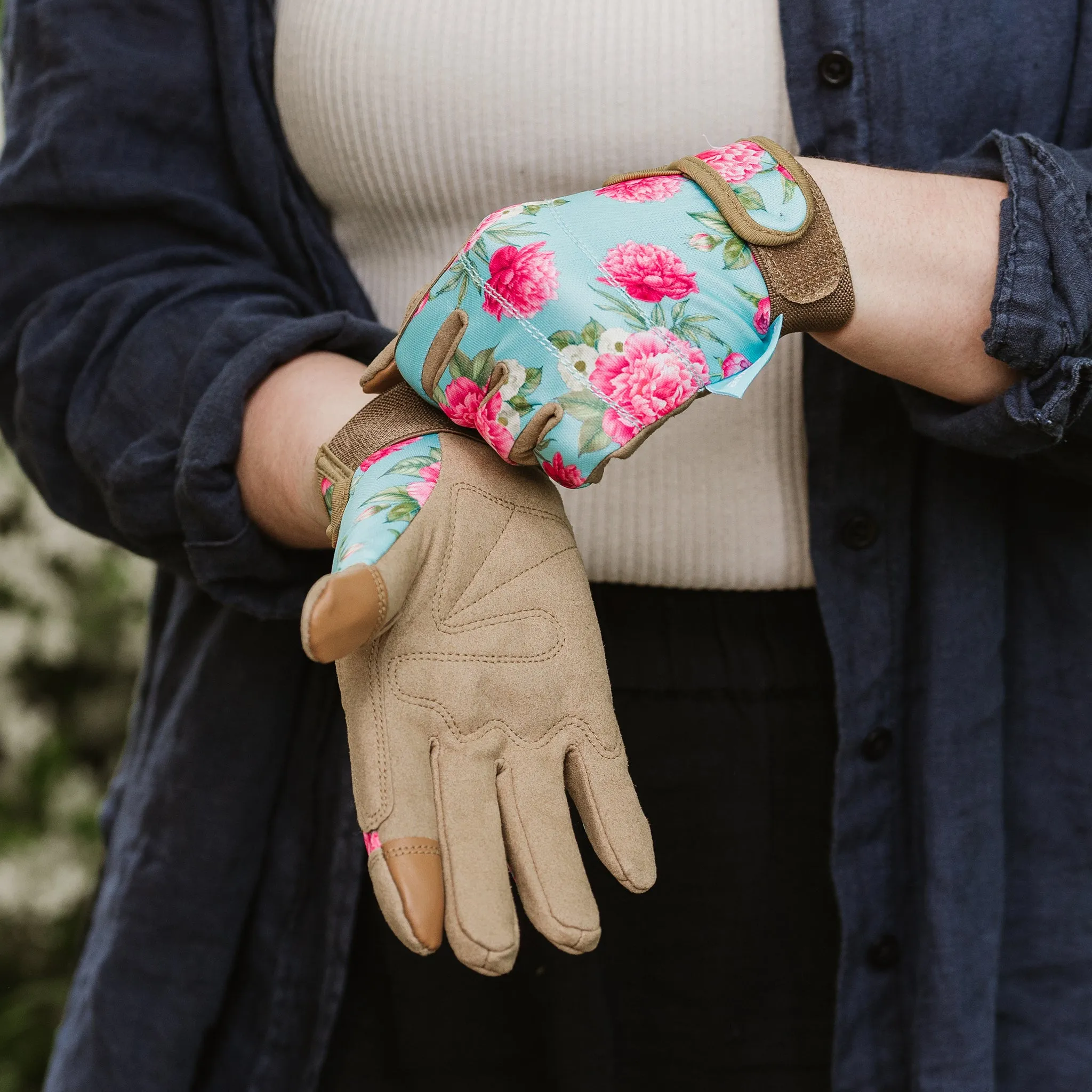 Kent & Stowe Aqua Peony Premium Comfort Gloves